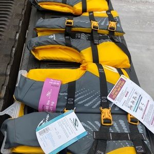 Stearns infinity series youth life jackets (50-90lb)